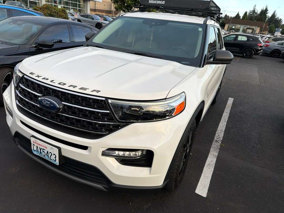 2021 Ford Explorer XLT - Image 2