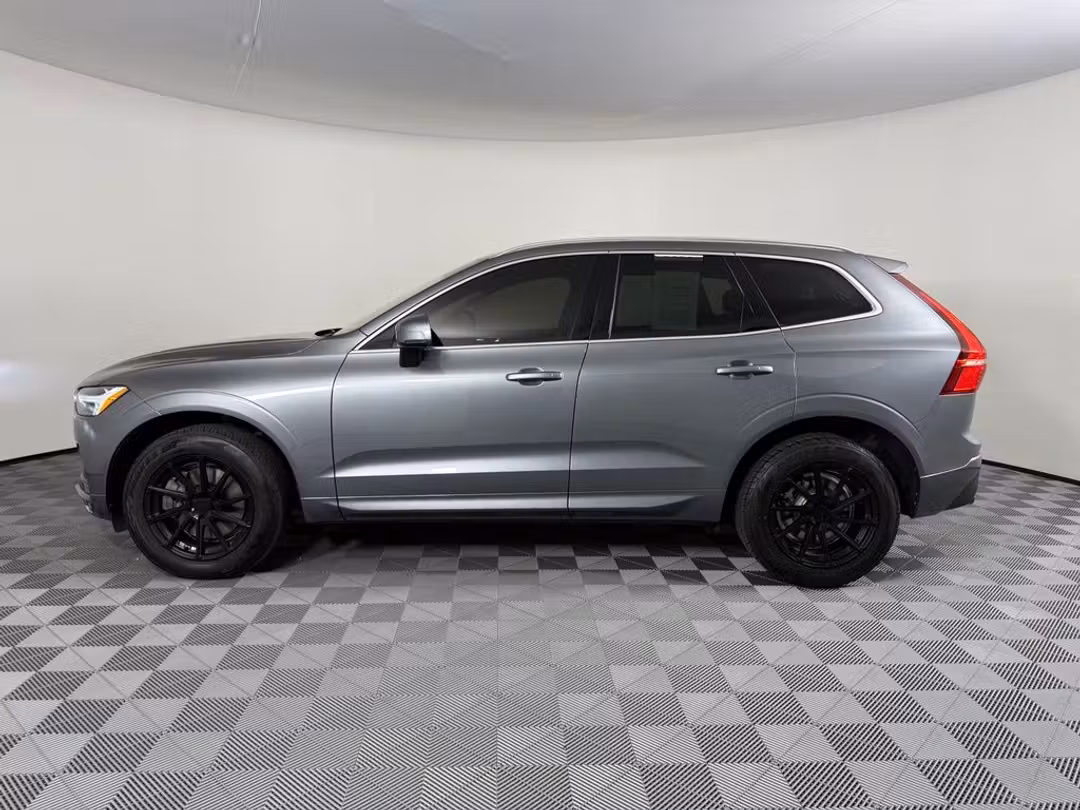 2021 Volvo Xc60 T6 Momentum - Image 2