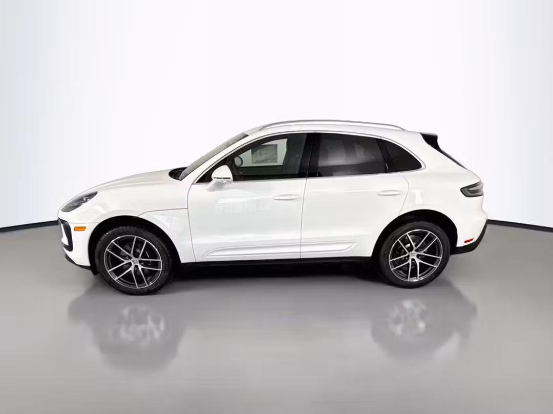 2026 Porsche Macan - Image 2