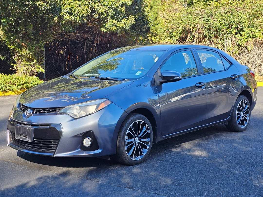 2016 Toyota Corolla S Plus - Image 3