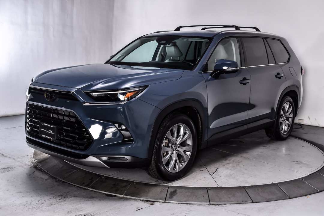 2024 Toyota Grand Highlander Limited - Image 3