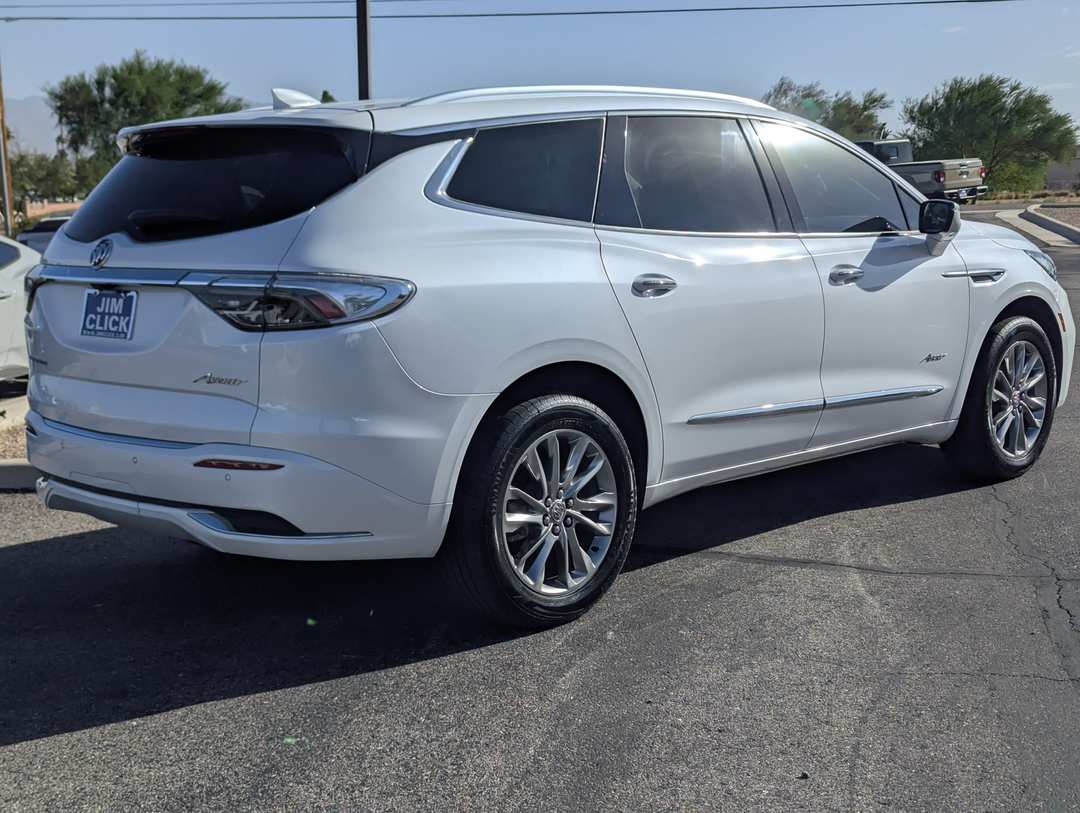 2024 Buick Enclave Avenir - Image 2
