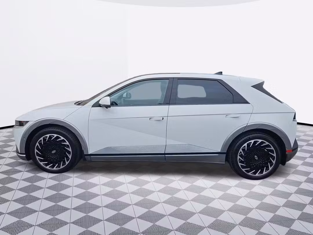 2023 Hyundai Ioniq 5 Limited - Image 3