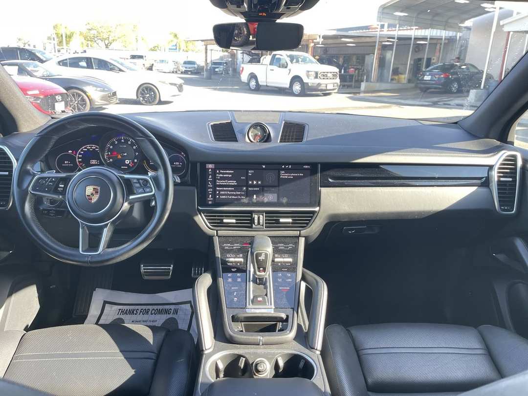 2019 Porsche Cayenne S - Image 2