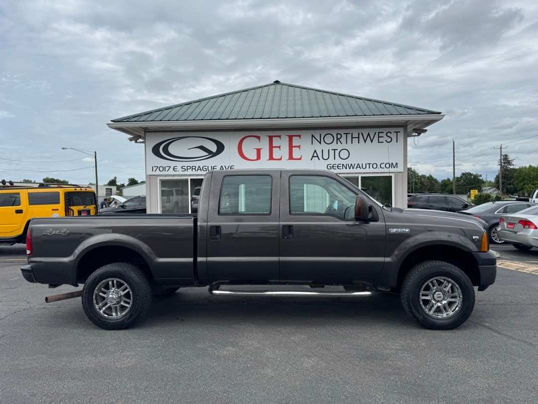 2006 Ford F-250Sd XL - Image 2