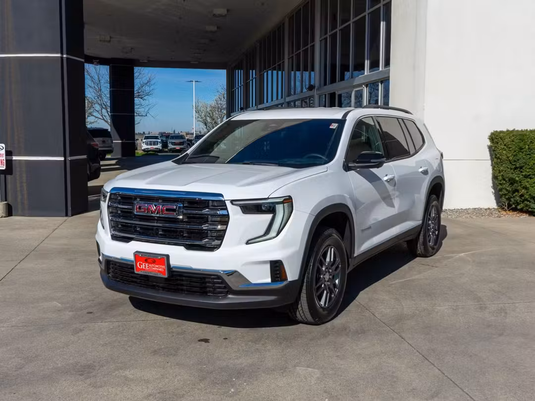2026 GMC Acadia Elevation - Image 3
