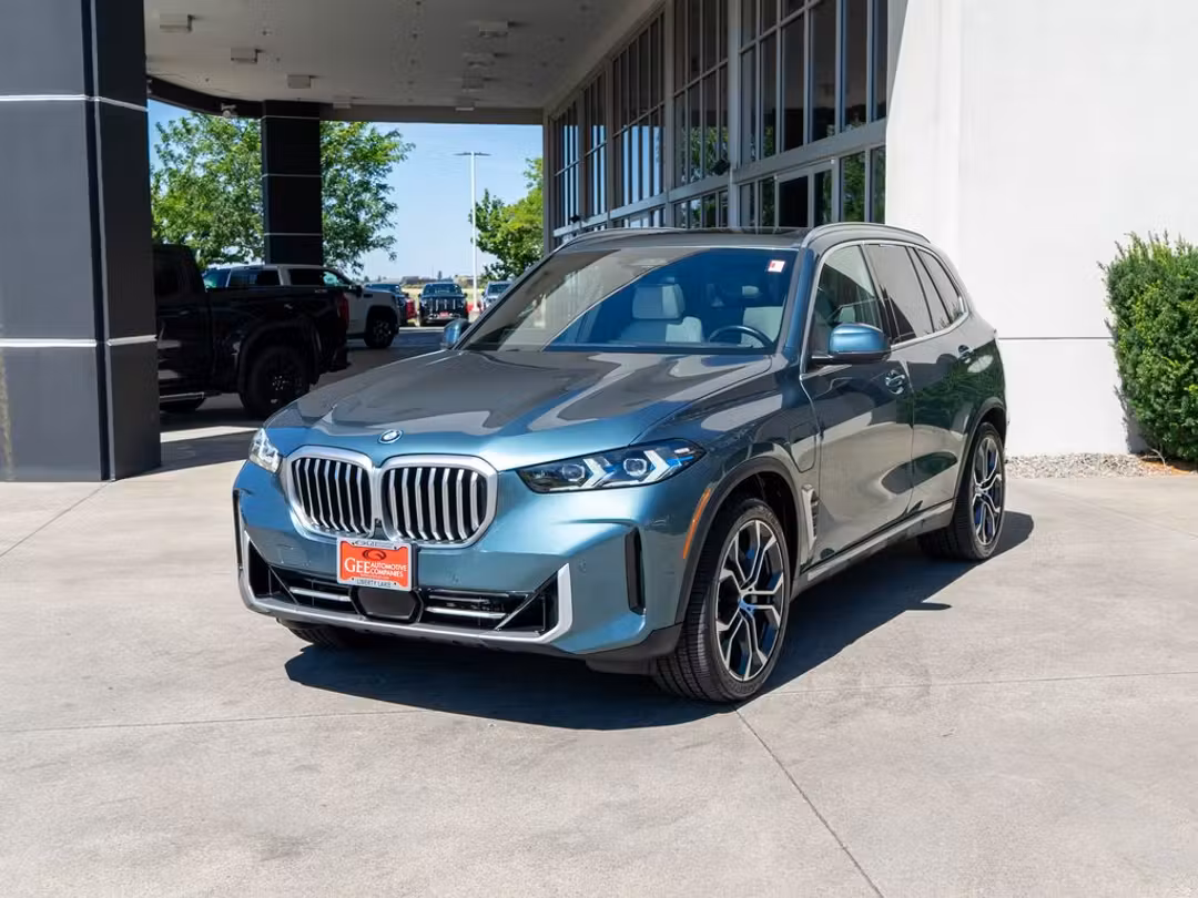 2024 BMW X5 xDrive50e - Image 3