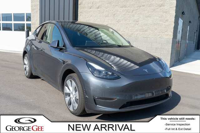 2023 Tesla Model Y Long Range