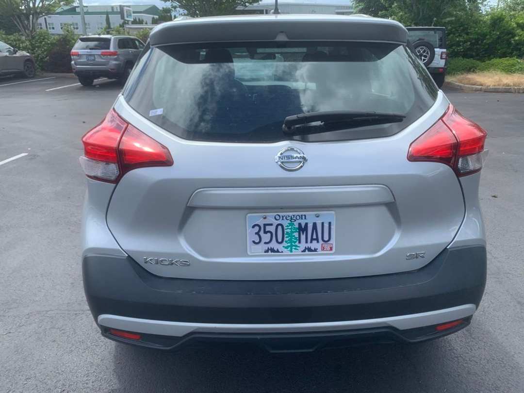 2019 Nissan Kicks SR - Image 3