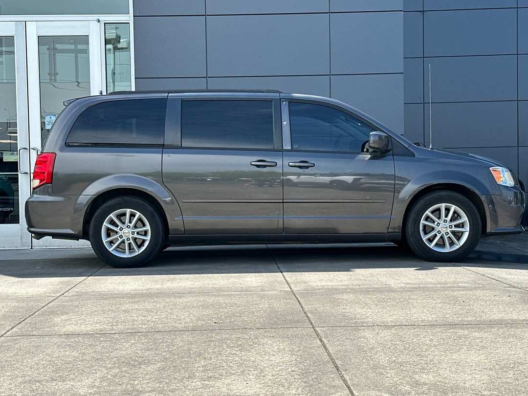 2016 Dodge Grand Caravan SXT - Image 2