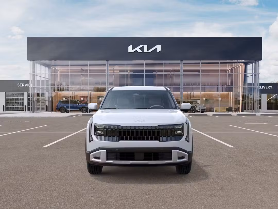 2027 Kia Seltos LX - Image 2