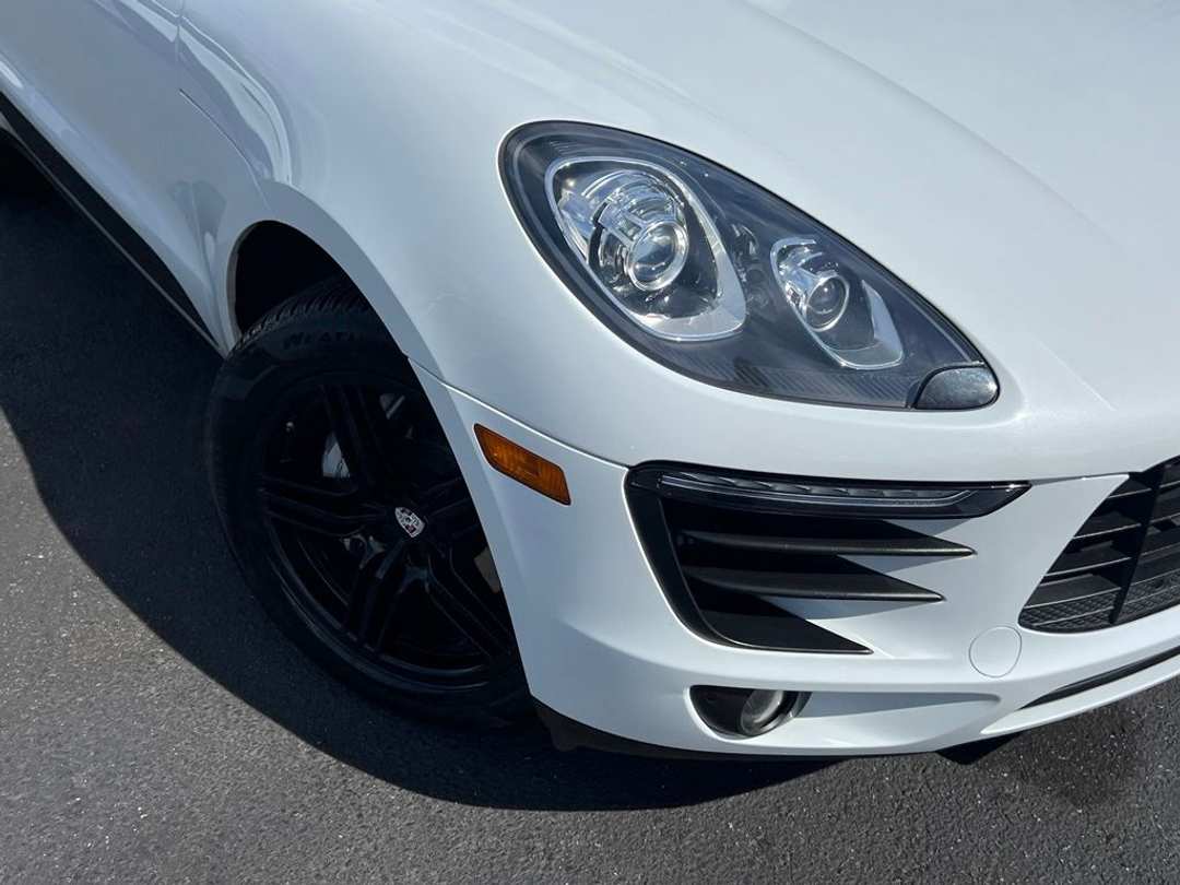 2018 Porsche Macan S - Image 3