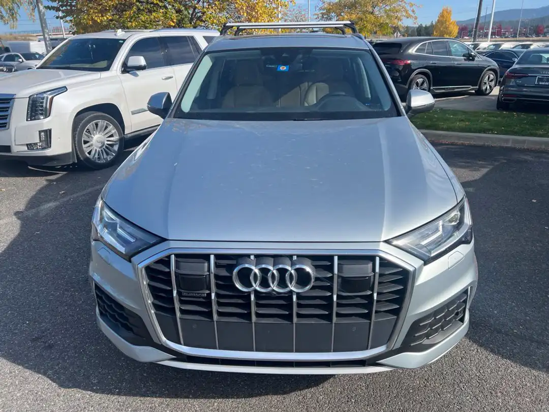 2023 Audi Q7 45 Premium - Image 3