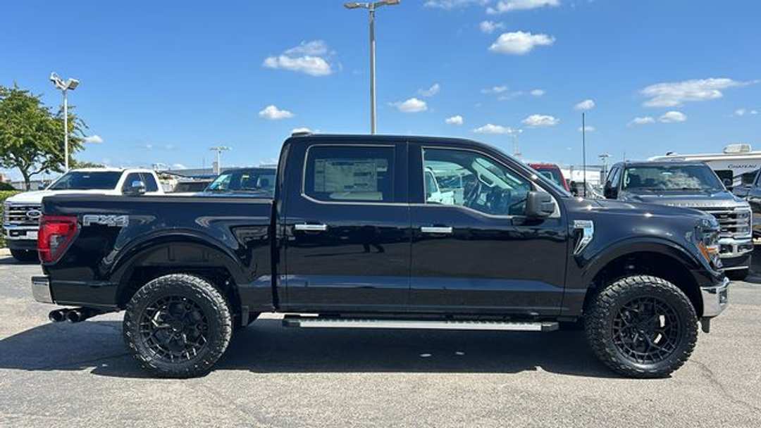 2026 Ford F-150 XLT - Image 2