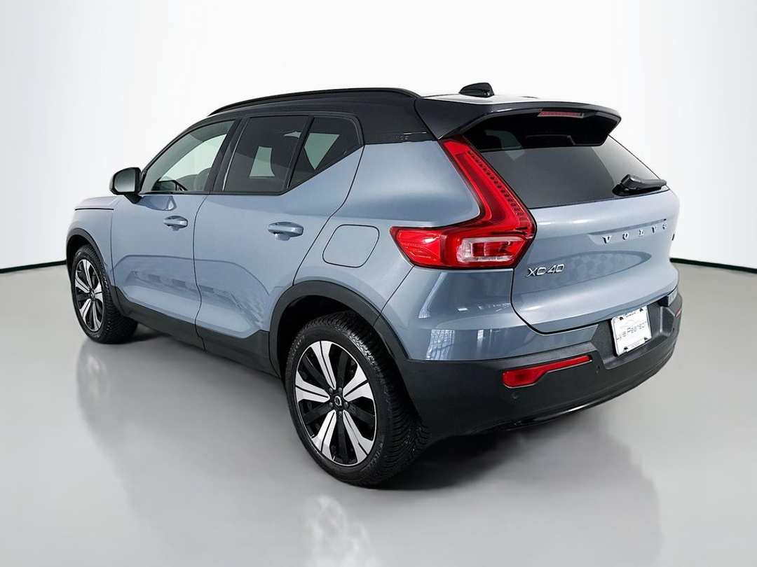 2023 Volvo Xc40 Recharge Pure Twin Plus - Image 3