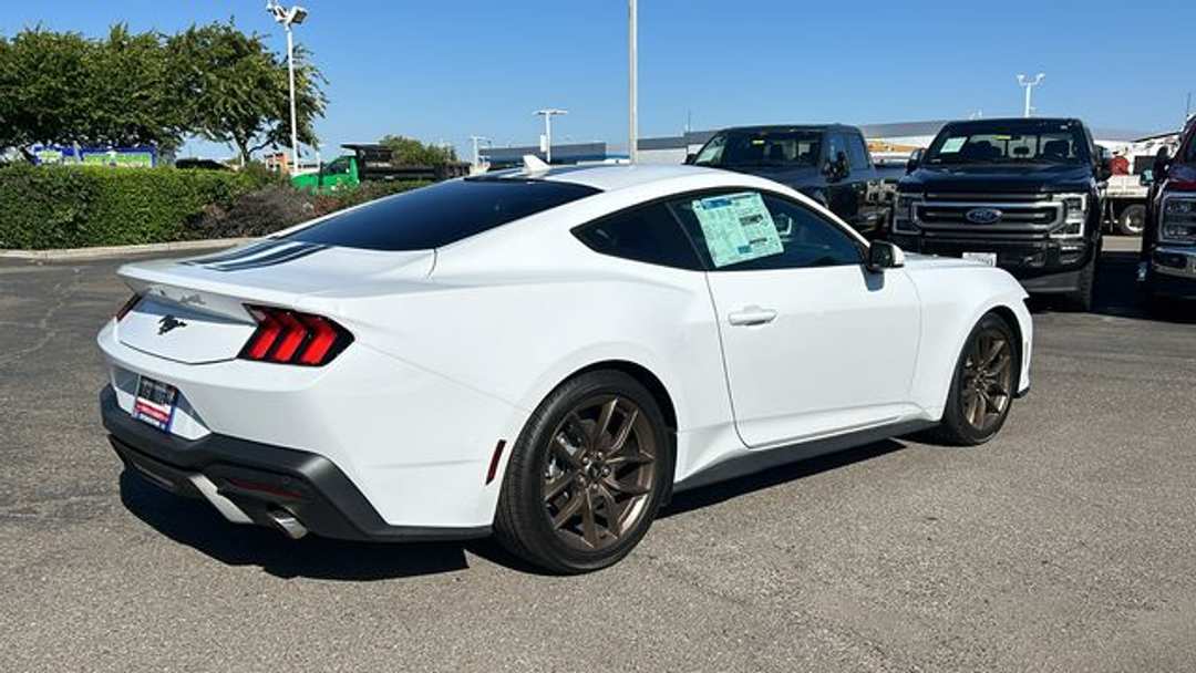 2026 Ford Mustang EcoBoost - Image 3
