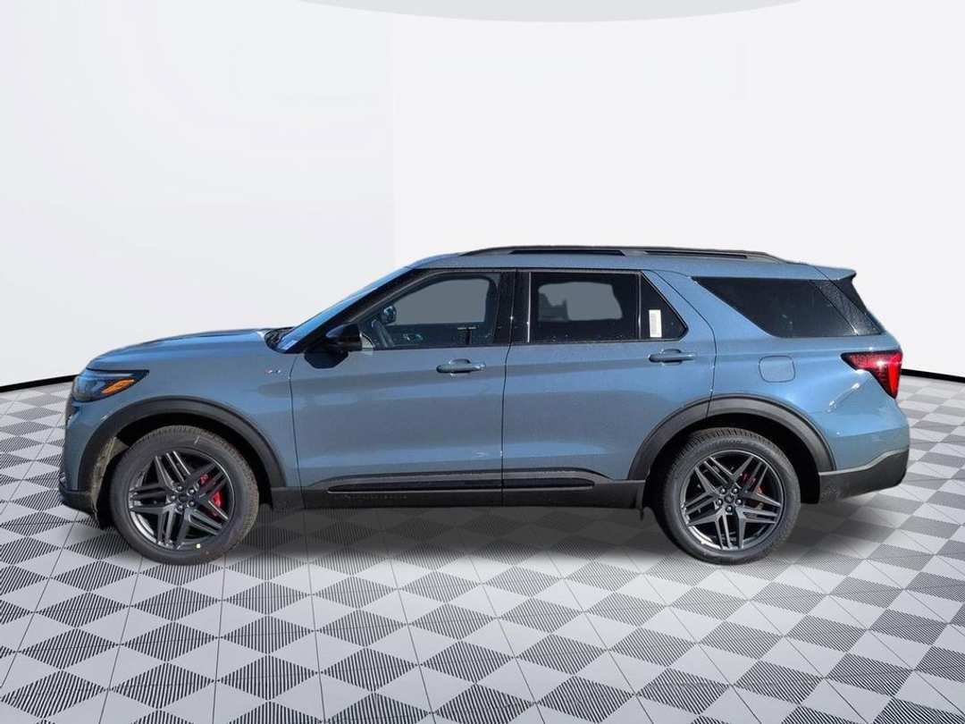 2026 Ford Explorer STLine - Image 2