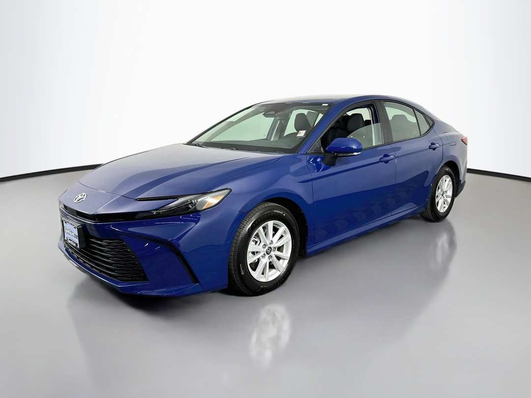 2026 Toyota Camry LE - Image 3
