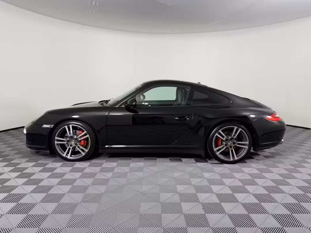 2011 Porsche 911 Carrera 4S - Image 2
