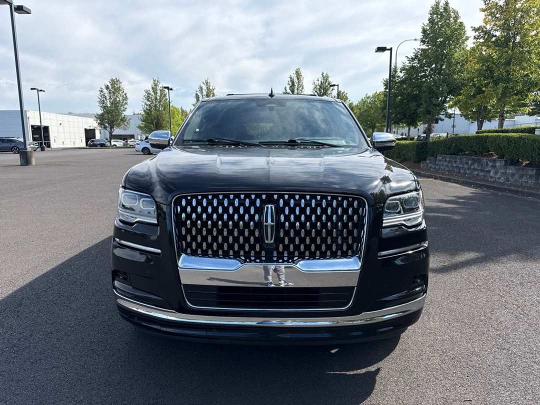 2024 Lincoln Navigator Black Label - Image 2