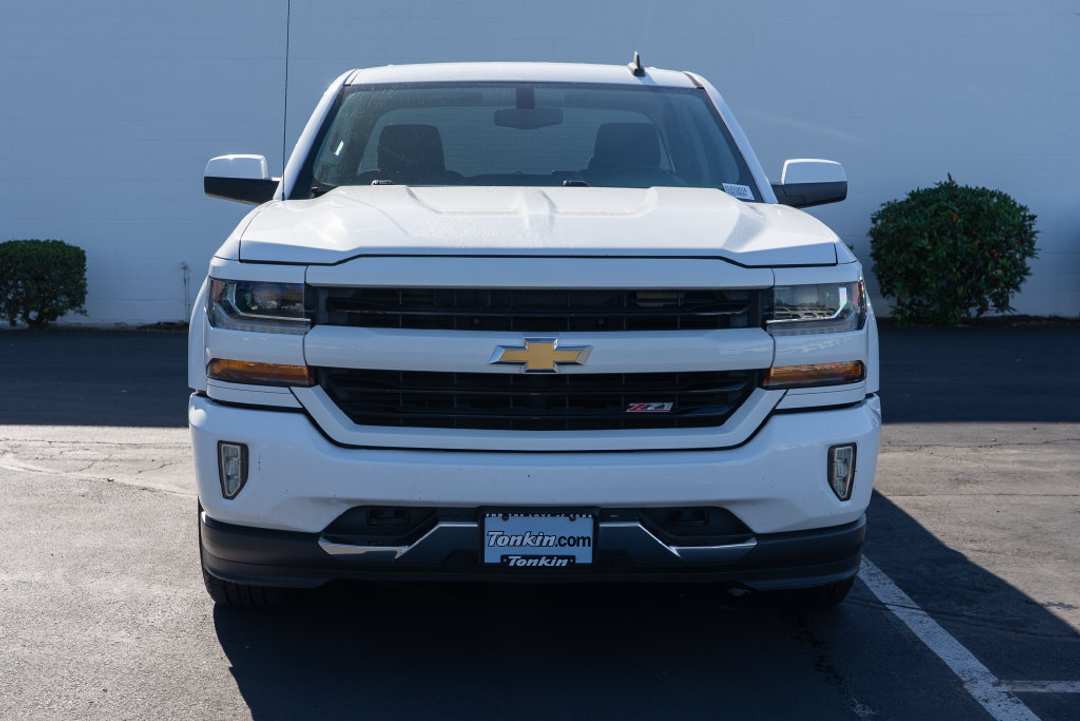 2018 Chevrolet Silverado 1500 LT - Image 2