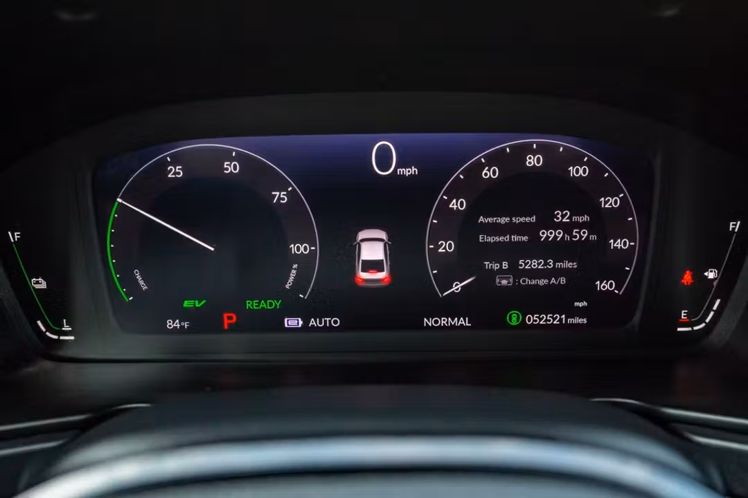 2023 Honda Accord Hybrid Touring - Image 3