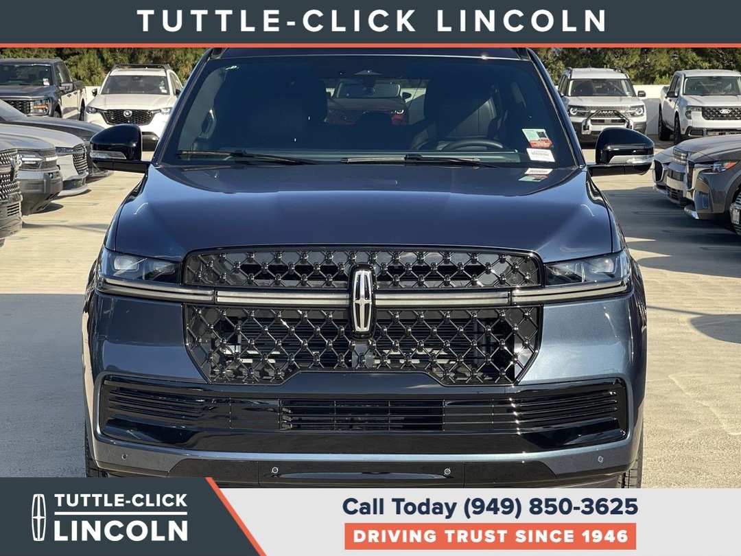 2027 Lincoln Navigator L Reserve - Image 2