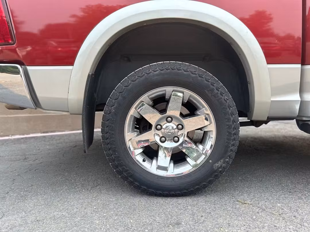 2011 Ram 1500 Laramie - Image 3