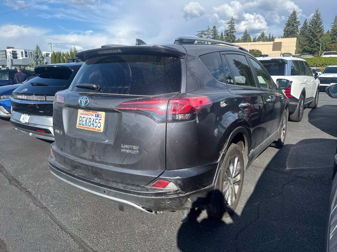 2017 Toyota Rav4 Hybrid Limited - Image 3