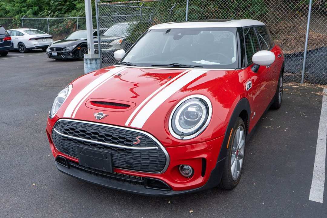 2021 MINI Cooper S Clubman Signature - Image 3