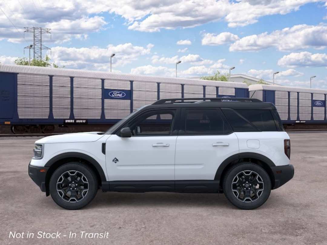 2026 Ford Bronco Sport Outer Banks - Image 3
