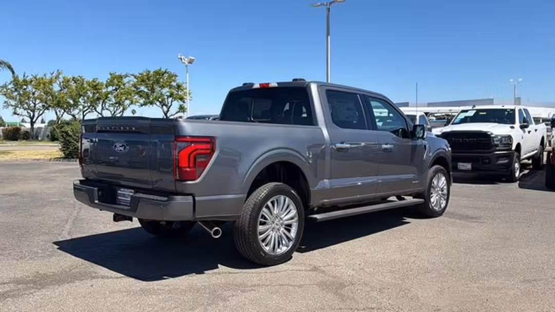 2026 Ford F-150 Platinum - Image 3