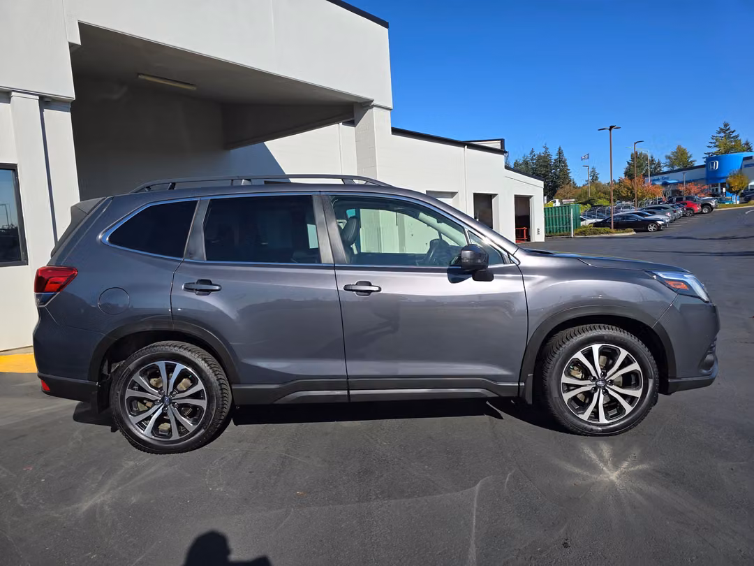 2023 Subaru Forester Limited - Image 3