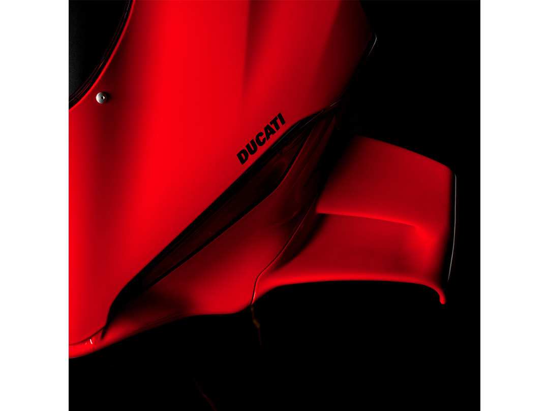 2026 Ducati Panigale V4 - Image 2
