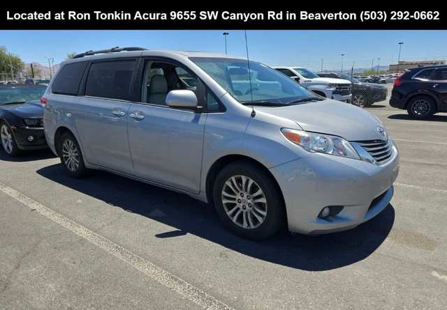 2013 Toyota Sienna XLE