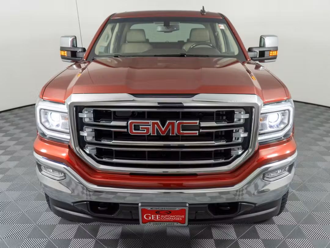 2018 GMC Sierra 1500 SLT - Image 2