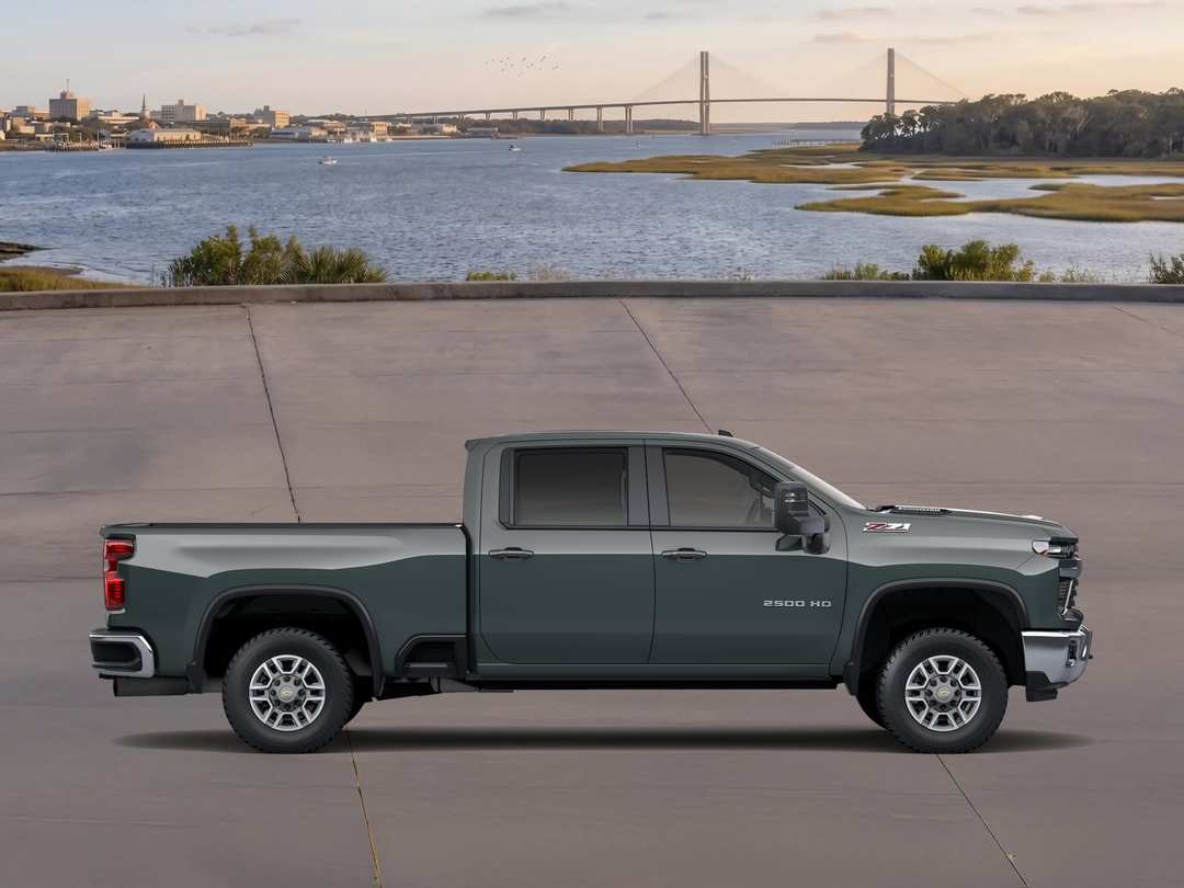 2026 Chevrolet Silverado 2500Hd LT - Image 3