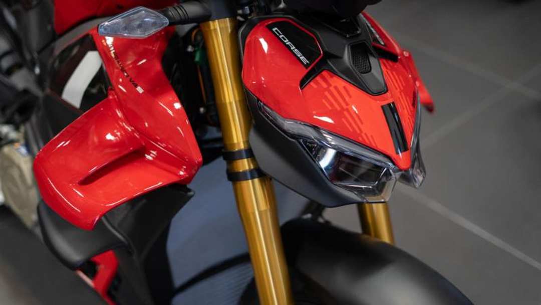 2026 Ducati Streetfighter V4 S Corse - Image 2