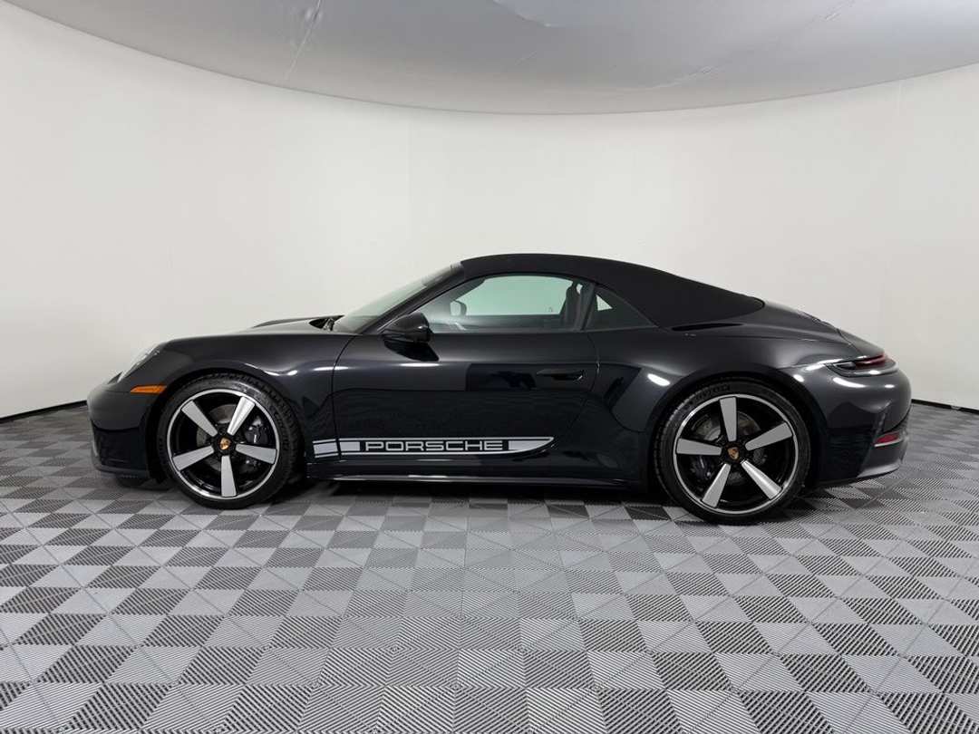 2026 Porsche 911 Carrera - Image 2