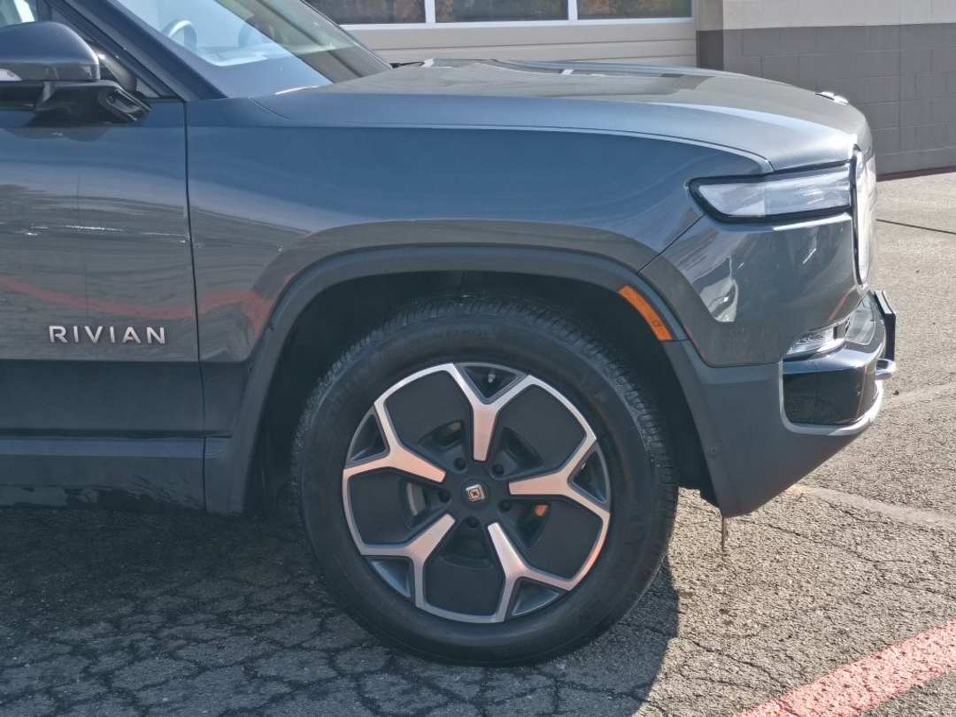2023 Rivian R1T Adventure - Image 2