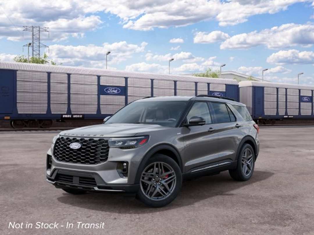 2027 Ford Explorer STLine - Image 2
