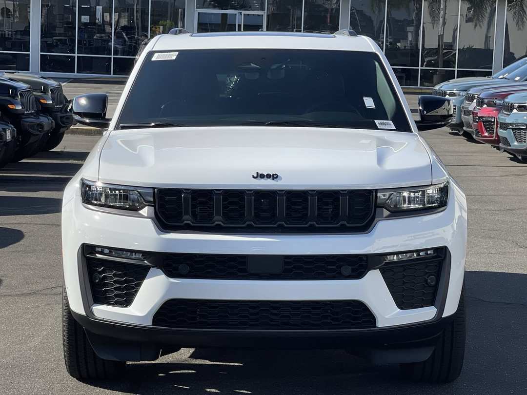 2026 Jeep Grand Cherokee 85th Anniversary Edition - Image 2