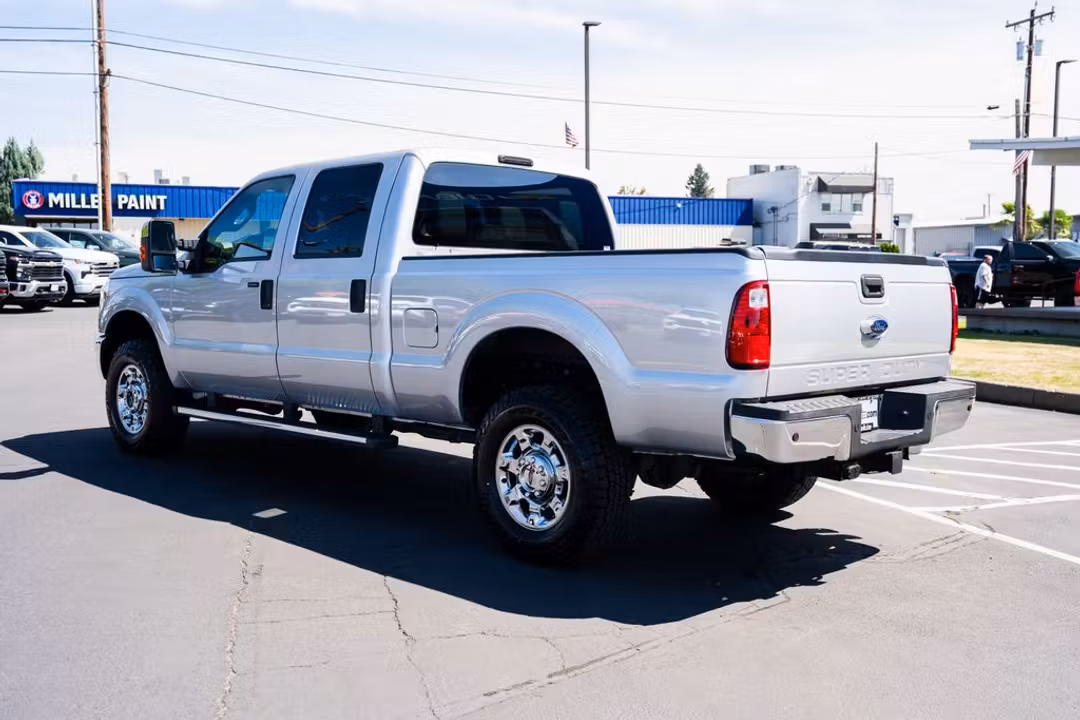 2016 Ford F-250Sd XLT - Image 2