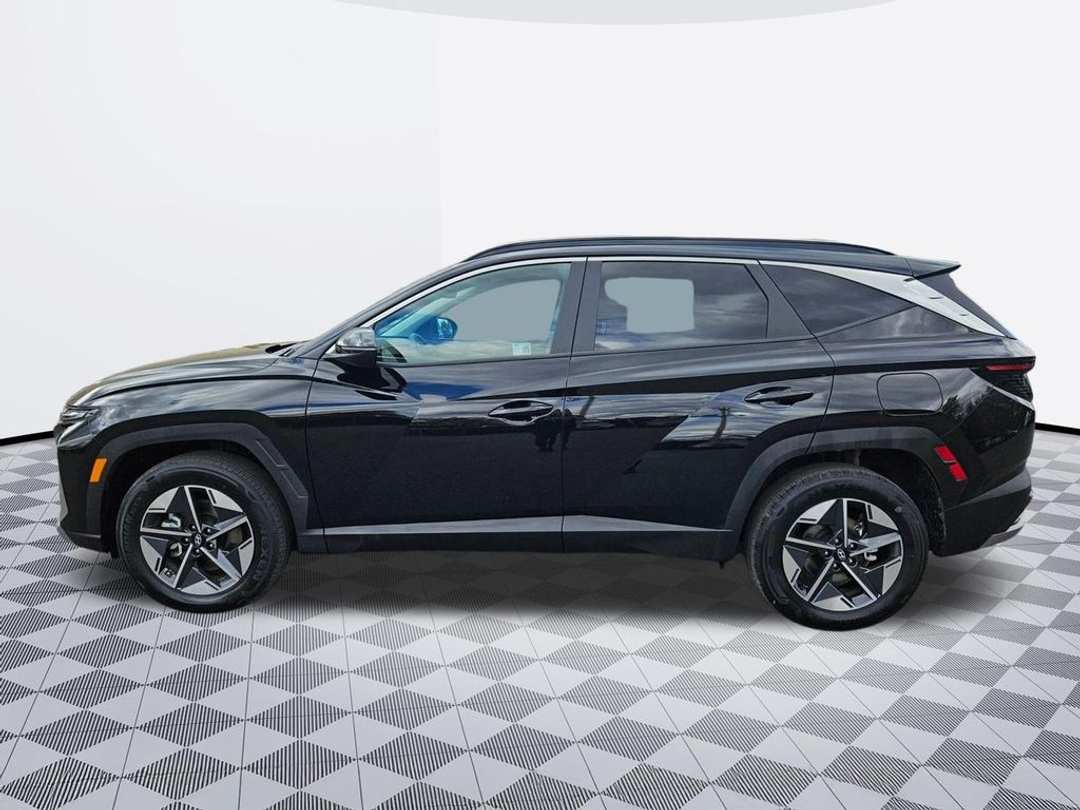 2025 Hyundai Tucson Hybrid SEL Convenience - Image 3
