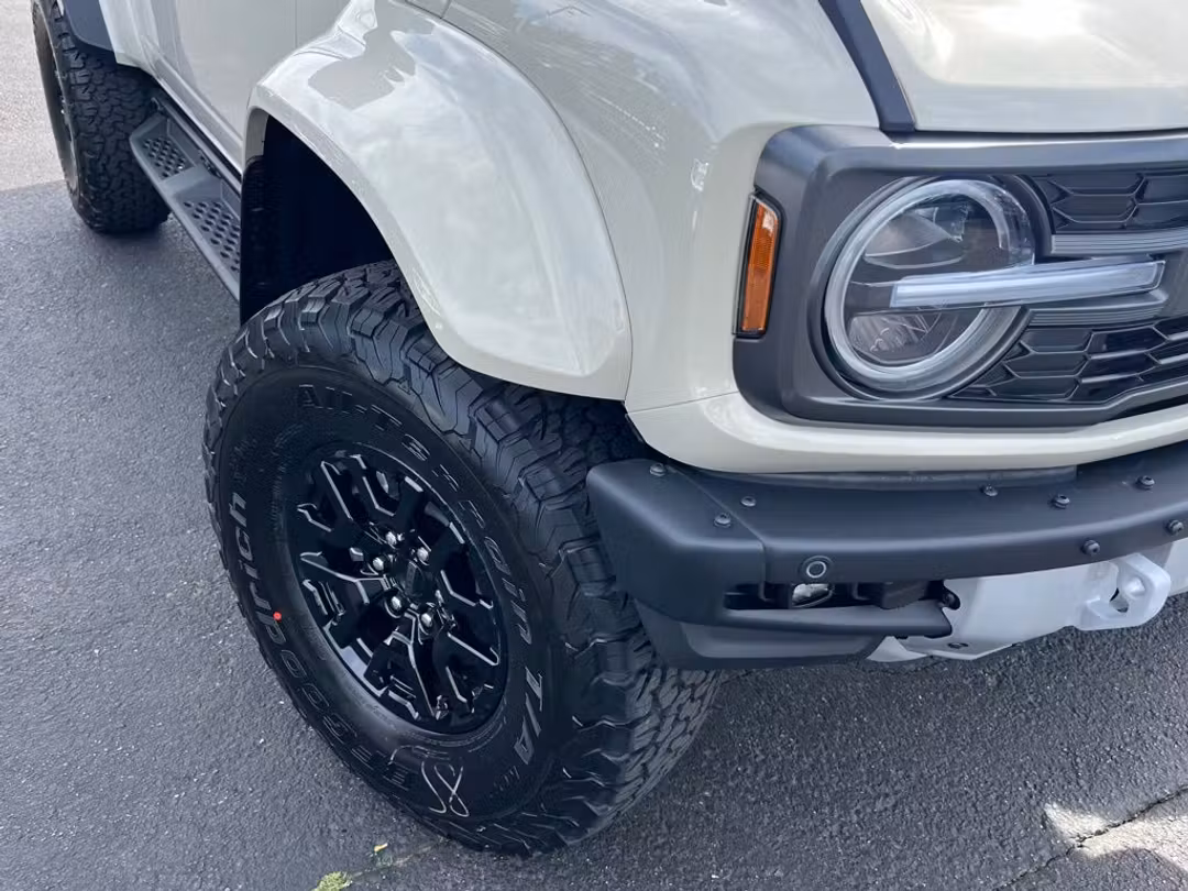 2026 Ford Bronco Raptor - Image 2