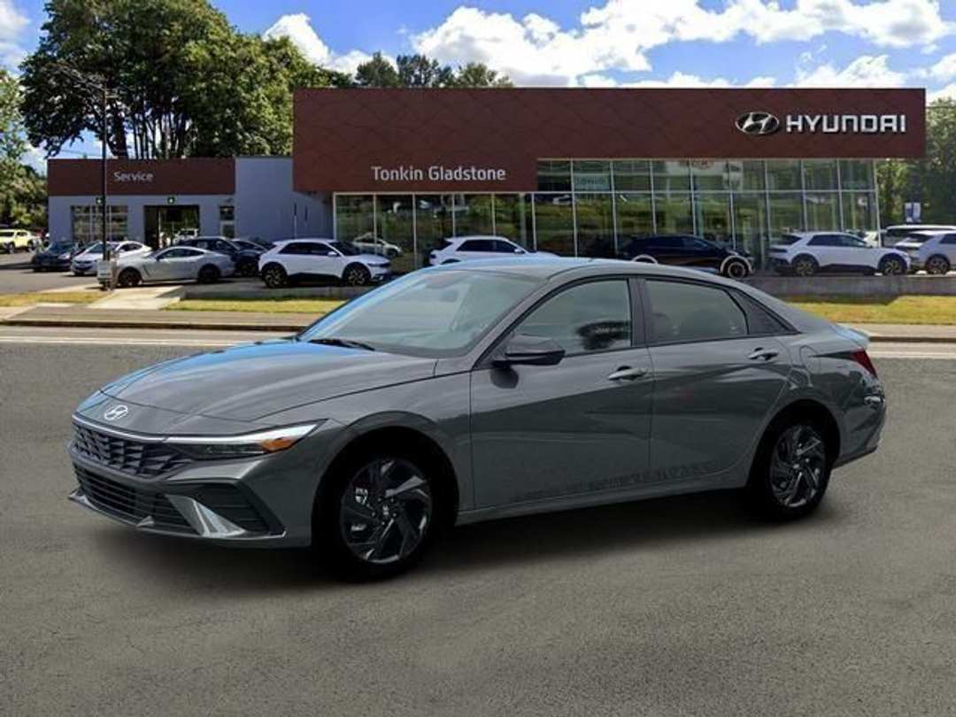 2026 Hyundai Elantra SEL Sport - Image 2