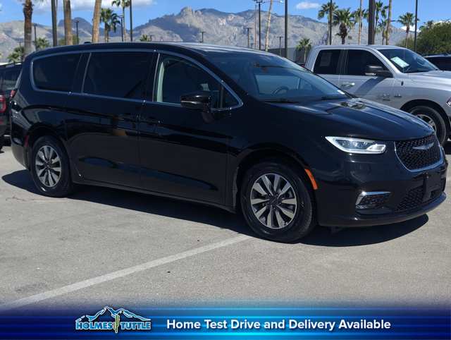 2024 Chrysler Pacifica Hybrid Select