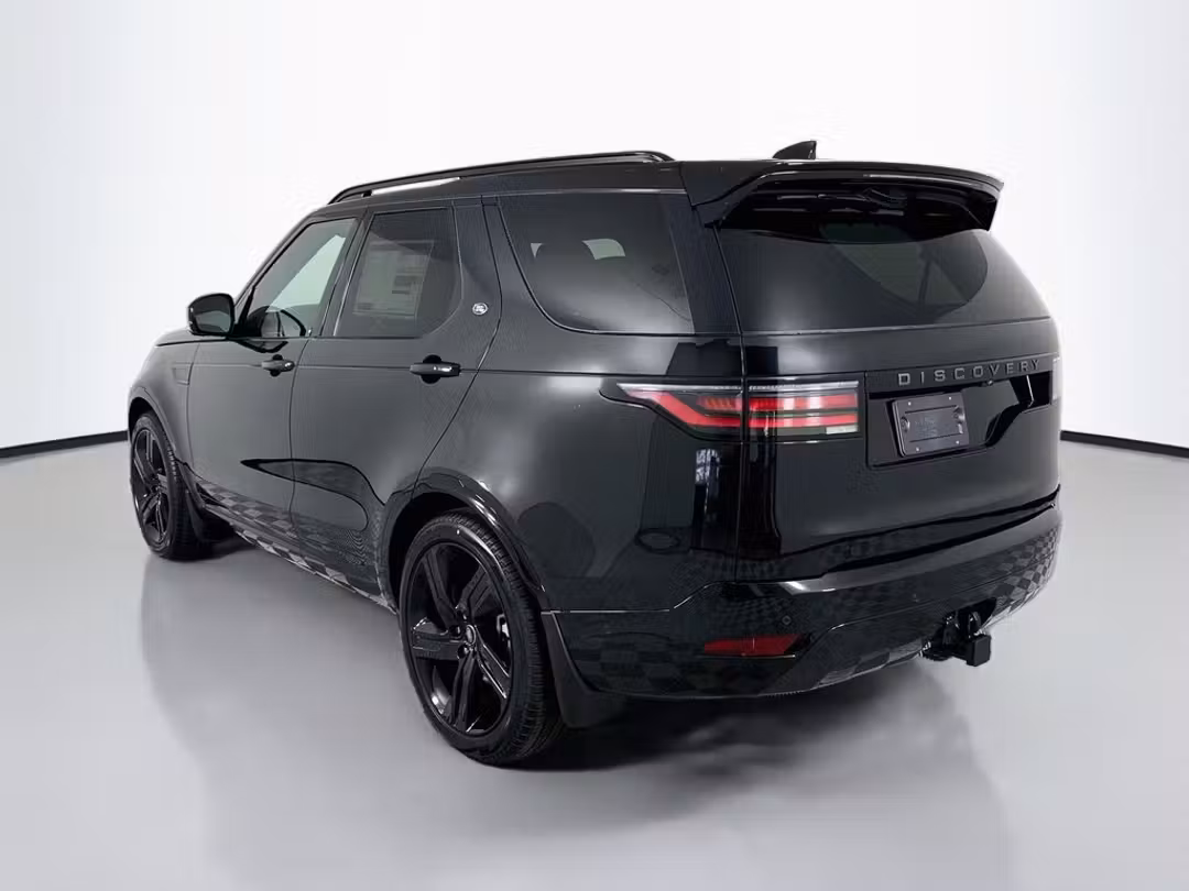2026 Land Rover Discovery Dynamic SE - Image 3