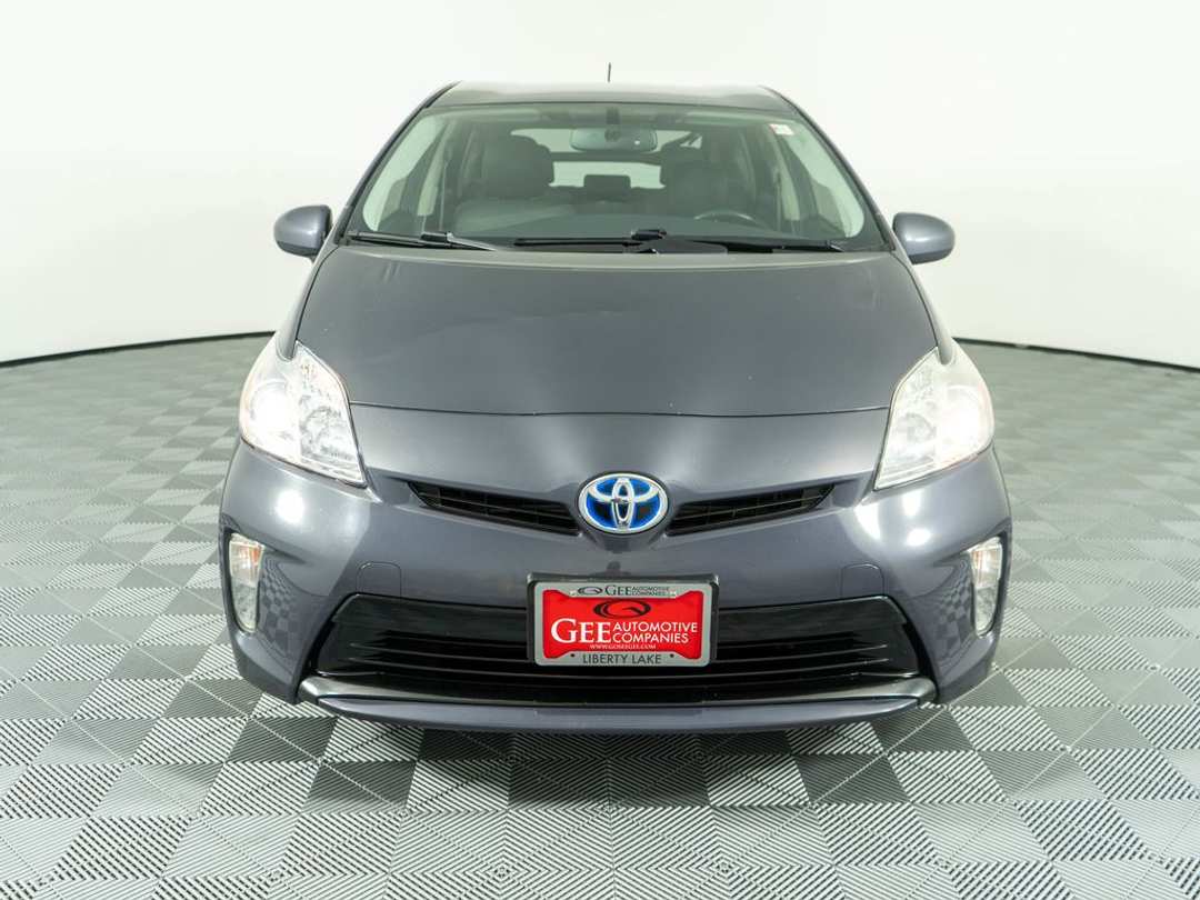 2015 Toyota Prius - Image 2