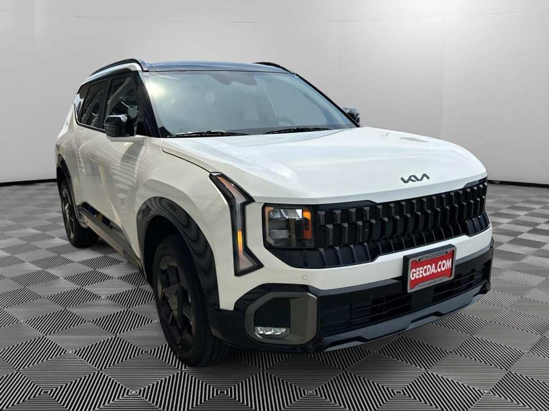 2027 Kia Seltos XLine S - Image 3